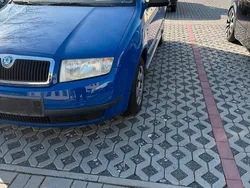 Blau Gebraucht 2002 Skoda Fabia Kleinwagen | 500 €