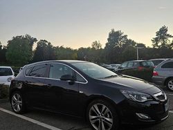 Schwarz Gebraucht 2011 Opel Astra Kleinwagen | 4.000 € (Fairer Preis)