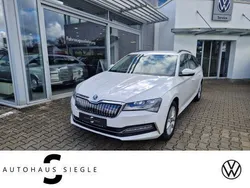 Weiß Gebraucht 2020 Skoda Superb Ambition Kombi | 20.480 € (Fairer Preis)