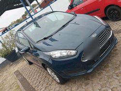 Blau Gebraucht 2013 Ford Fiesta Kleinwagen | 3.800 €