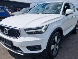 Weiß Gebraucht 2019 Volvo XC40 Momentum SUV | 26.899 € (Fairer Preis)