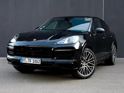 Schwarz Gebraucht 2022 Porsche Cayenne Platinum Edition SUV | 78.500 € (Etwas zu teuer)