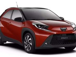 Rot Neu 2025 Toyota Aygo Kleinwagen | 16.290 €