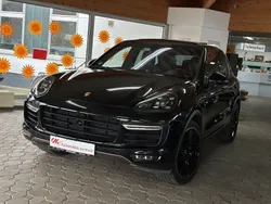 Tiefschwarzmetallic Gebraucht 2015 Porsche Cayenne Turbo SUV | 37.990 € (Guter Preis)