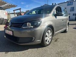 Grau Gebraucht 2010 VW Touran Trendline Van / Kleinbus | 4.900 € (Guter Preis)