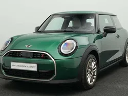 Grün Gebraucht 2024 Mini Cooper S Favoured Kleinwagen | 27.088 € (Guter Preis)