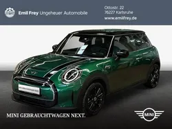 Blazing blue Neu 2024 Mini Cooper SE Favoured Kleinwagen | 39.127 €