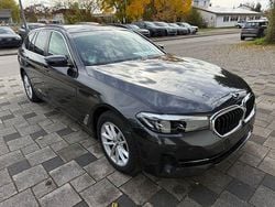 Grau Gebraucht 2023 BMW 520 Kombi | 34.980 € (Superpreis)