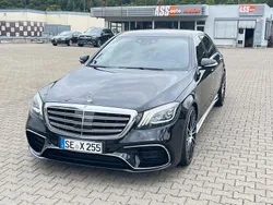 Schwarz Gebraucht 2018 Mercedes R63 AMG AMG line Van / Kleinbus | 35.900 €