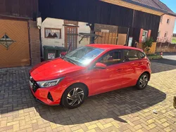 Rot Gebraucht 2021 Hyundai i20 Kleinwagen | 15.900 € (Fairer Preis)