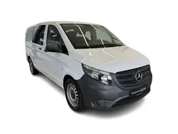 Weiß Gebraucht 2023 Mercedes Vito Van / Kleinbus | 38.885 € (Fairer Preis)