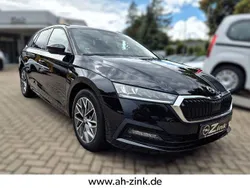 Schwarz Gebraucht 2023 Skoda Octavia Tour Kombi | 26.600 € (Fairer Preis)