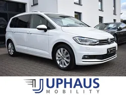 Weiß Gebraucht 2019 VW Touran Highline Van / Kleinbus | 19.490 € (Fairer Preis)