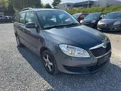 Grau Gebraucht 2011 Skoda Fabia Family Kombi | 3.190 € (Fairer Preis)