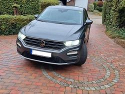 Grau Gebraucht 2021 VW T-Roc Active SUV | 21.600 € (Fairer Preis)