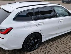 Weiß Gebraucht 2021 BMW 320 M Sport Kombi | 29.950 € (Guter Preis)