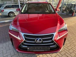 Rot Gebraucht 2015 Lexus NX300h SUV | 21.900 € (Etwas zu teuer)