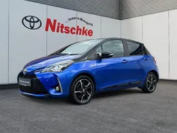 Titanblau Gebraucht 2017 Toyota Yaris Hybrid Style Limousine | 15.490 € (Etwas zu teuer)