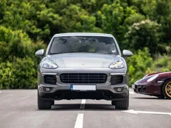 Gebraucht 2015 Porsche Cayenne S E-Hybrid SUV | 28.000 €