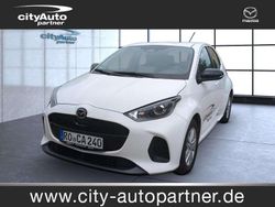 Lunar white Gebraucht 2024 Mazda 2 Center-Line Limousine | 20.590 € (Fairer Preis)