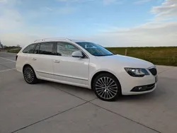 Weiß Gebraucht 2014 Skoda Superb LAURIN & KLEMENT Kombi | 12.750 € (Fairer Preis)