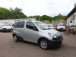 Silber Gebraucht 2001 Toyota Yaris Verso Luna Van / Kleinbus | 1.850 € (Guter Preis)