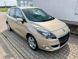 Beige Gebraucht 2011 Renault Scénic III Dynamique Van / Kleinbus | 5.490 € (Fairer Preis)