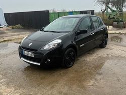 Schwarz Gebraucht 2011 Renault Clio II Limousine | 5.200 €