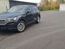 Blau Gebraucht 2021 VW Touareg Basis SUV | 29.900 €