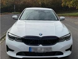Weiß Gebraucht 2020 BMW 330 Limousine | 31.000 € (Guter Preis)