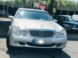 Silber Gebraucht 2004 Mercedes E240 Limousine | 3.600 € (Guter Preis)