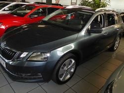 Grau Gebraucht 2018 Skoda Octavia Kombi | 14.990 € (Guter Preis)