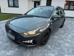 Grau Gebraucht 2021 Hyundai i30 Trend Kombi | 15.299 € (Guter Preis)