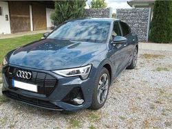 Blau Gebraucht 2022 Audi e-tron Sportback Ambiente SUV | 38.900 € (Guter Preis)