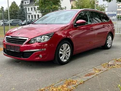 Rot Gebraucht 2015 Peugeot 308 Kombi | 4.999 € (Fairer Preis)