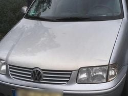 Grau Gebraucht 2001 VW Polo Basis Limousine | 899 € (Fairer Preis)