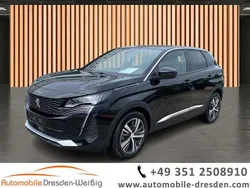 Schwarz (metallic) Gebraucht 2024 Peugeot 3008 Allure SUV | 23.980 € (Superpreis)