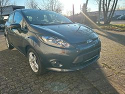 Grau Gebraucht 2008 Ford Fiesta Limousine | 3.190 € (Teuer)