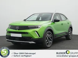 Ikone grün (metallic Gebraucht 2023 Opel Mokka-e Elegance SUV | 22.990 € (Fairer Preis)