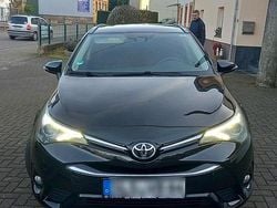 Schwarz Gebraucht 2016 Toyota Avensis Kombi | 8.000 €