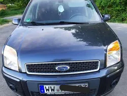 Grau Gebraucht 2005 Ford Fusion SUV | 2.450 € (Fairer Preis)