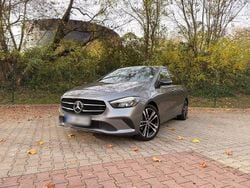 Grau Gebraucht 2019 Mercedes B200 Progressive Van / Kleinbus | 22.900 € (Superpreis)