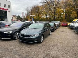 Grau Gebraucht 2018 Skoda Octavia Ambition Kombi | 9.990 € (Guter Preis)