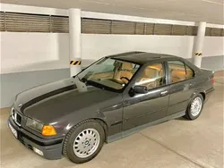 Grau Gebraucht 1993 BMW 320 Limousine | 14.999 €