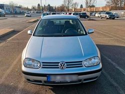 Silber Gebraucht 2002 VW Golf IV | 850 € (Superpreis)