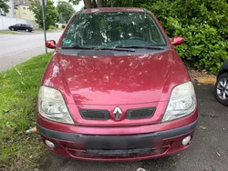 Rot Gebraucht 2000 Renault Scénic Van / Kleinbus | 750 €