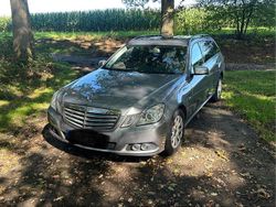 Grau Gebraucht 2010 Mercedes E200 Kombi | 5.800 € (Guter Preis)