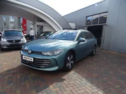 Grün Gebraucht 2024 VW Passat Kombi | 37.750 € (Teuer)