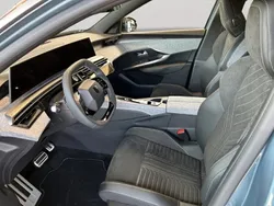Blau Gebraucht 2024 Peugeot 5008 GT Van / Kleinbus | 47.349 € (Teuer)