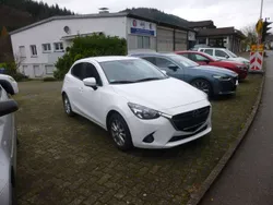Purweiß Gebraucht 2015 Mazda 2 Exclusive-Line Limousine | 11.600 € (Fairer Preis)